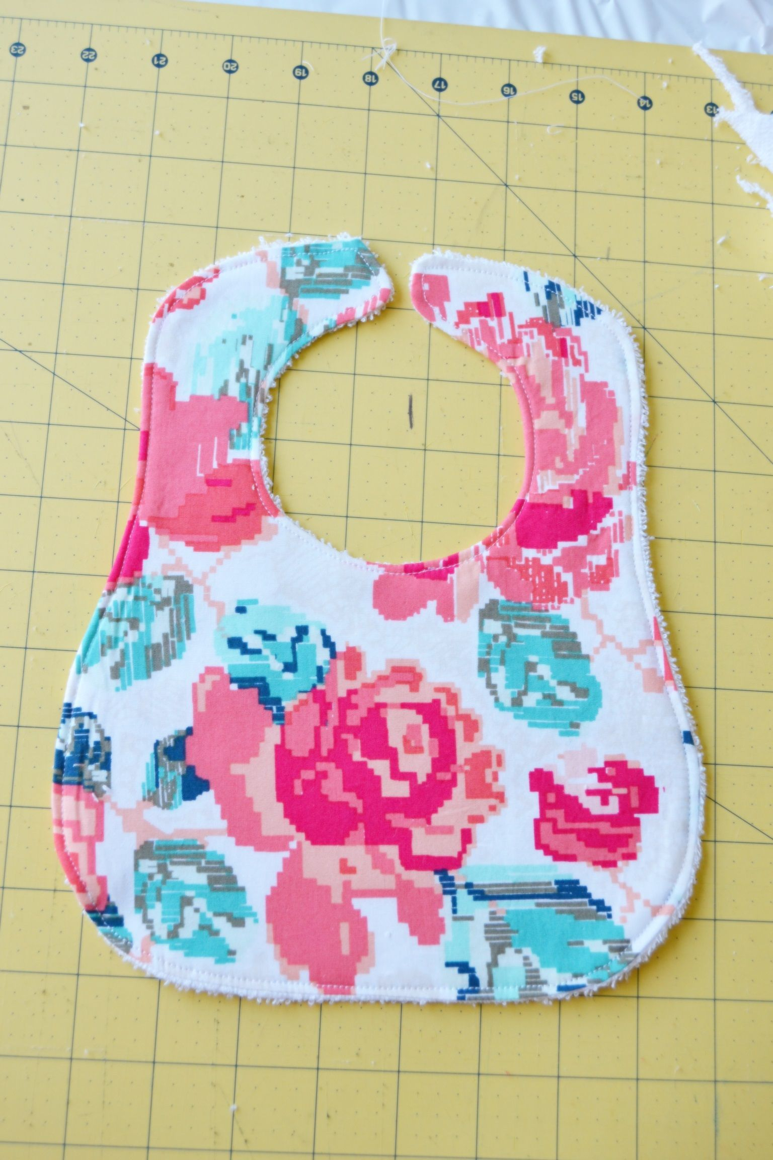 Free Printable Bib Pattern And Tutorial. Print Out This Bib Pattern - Free Printable Bib Pattern