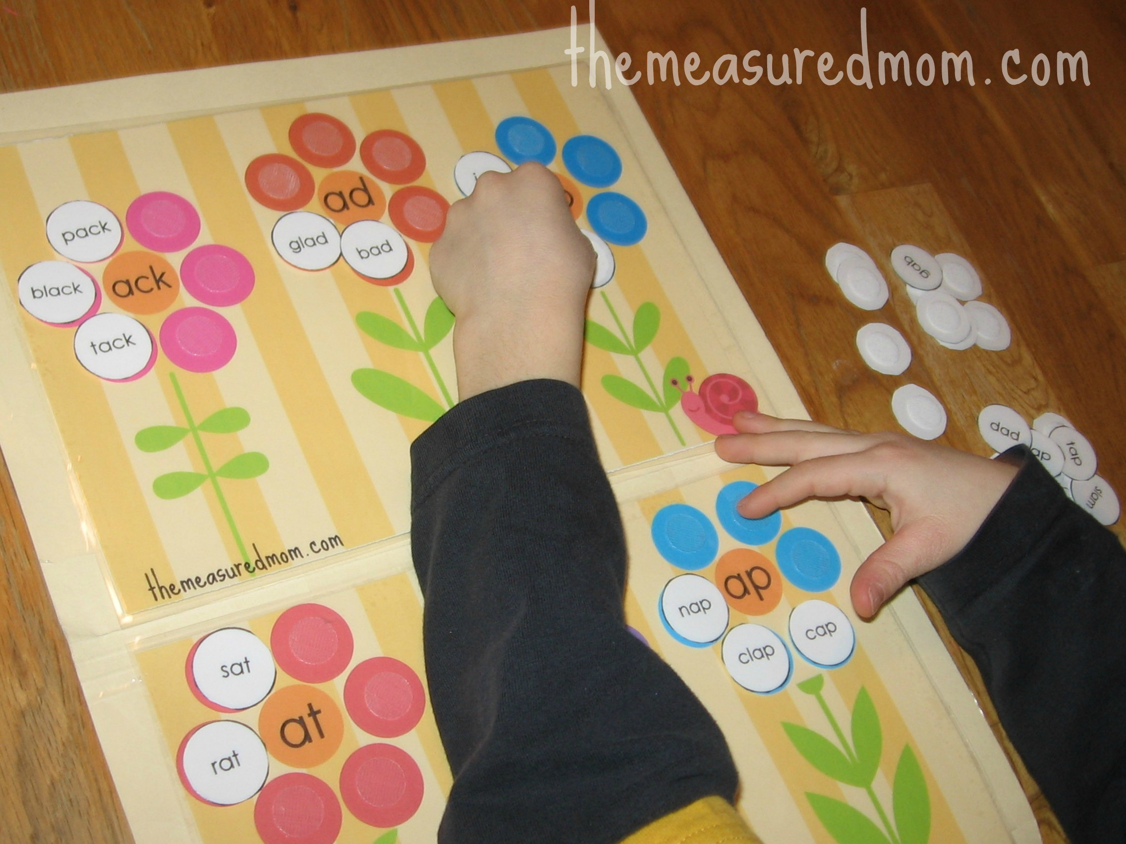 Free Word Family File Folder Game: Short A - The Measured Mom - File Folder Games For Toddlers Free Printable